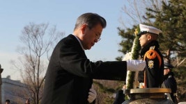 문 대통령, 백범 김구·안중근 등 독립운동가 묘역 참배