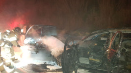 경부고속도로 목천나들목서 승용차 2대 추돌 화재