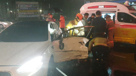 인천 계양구 삼거리서 시내버스와 승용차 충돌…6명 부상