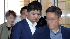 ‘계열사 미신고’ 김범수 카카오 의장 오늘 선고…카카오뱅크 발목 잡히나?