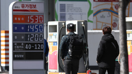 휘발윳값 4개월 만에 ‘첫 하락’…“미국 원유재고 증가”