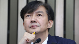 법사위, 조국 청문보고서 송부 기간 ‘이견’…靑 재요청 뒤 회의 소집