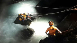 물살 휩쓸려 갯바위 고립 50대 낚시객 구조