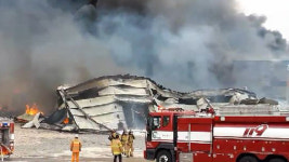 여수 윤활유 판매장서 불, 건물 5개 동 태워