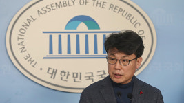 민주당 선거후보자검증위, “당규 위반해 예비후보 등록 2명 징계 건의”