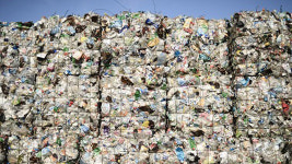 “유럽연합, 플라스틱 포장 금지 방안 검토”