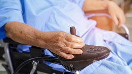 “전동휠체어, 제품별로 주행 편리성, 배터리 성능 달라”