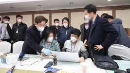 경기도 “과천 신천지 예배 유증상자 215명…검사 실시”