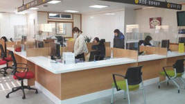 양주시, 민원창구에 투명 가림막 설치