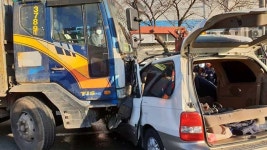 창원 삼동교 사거리 충돌사고…8명 사상