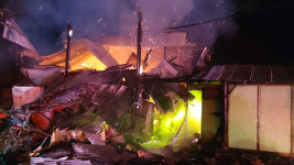 영월 북면 2층 목조 주택서 불…모녀 대피