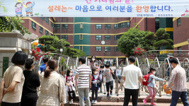 “학교 내 감염 통한 2차 전파 없지만, 안심할 상황 아냐”