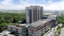 중증 코로나19 환자 돌보던 ‘고양 일산병원’ 간호사 확진