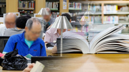 ‘어르신 독서’ 위한 큰글자책 27종 전국 공공도서관에 배포