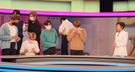 [포토] BTS #2 ‘구름다리’ 건너 스튜디오로 이동하는 방탄소년단