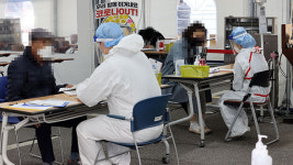 학교·의료기관·요양시설 관련 감염 잇따라…“서울 종로구 고등학교 관련 16명 확진”
