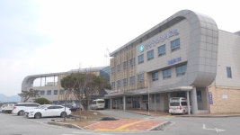 “공무원이 코로나19 걸려 불신 초래”…직위 해제하자 논란 ‘가열’