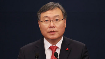 靑 “‘검찰 인사 이견’ 민정수석 사의 표명 사실…대통령이 만류”