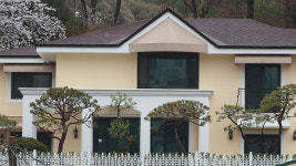 검찰, ‘벌금·추징금 미납’ 박근혜 내곡동 자택 압류 등 강제 집행