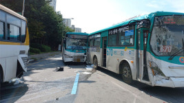 용인 버스정류장서 버스 3대 추돌…19명 다쳐