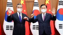 정의용 “중국은 한반도 비핵화 핵심 파트너”…왕이 “중한관계 갈수록 성숙”
