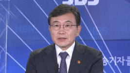 권덕철 “3천명 나와도 10월말~11월초부터 단계적 일상회복 전환…백신 패스 검토”