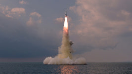 북한 “신형 SLBM 잠수함서 발사” 보도