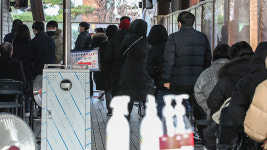 코로나19 위중증 환자 744명·사망자 43명…신규 확진 5,128명