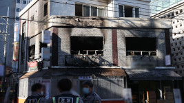 마포 3층짜리 상가주택에서 불…80대 노부부 사망