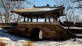 북한산성 보국문·대동문 30년 만에 전면 해체보수