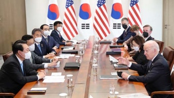 첫 한미 정상회담에 與 “상징적 성과” 野 “외화내빈 그쳐”