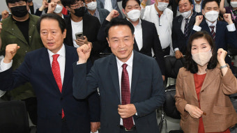 경기교육감 임태희 ‘대변화’ 예고…인천교육감은 재선 성공
