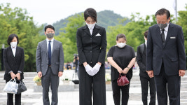김건희 여사 봉하마을 방문에 지인 동행…“대학교수, 무속인 아냐”