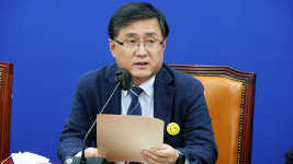 민주당 “윤 대통령 나토 회의 참석, 신냉전 부활-경제 충격 줄 수도”