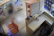 [영상] 무인 인형뽑기방에 ‘대변’ 보고 도망간 사람 찾습니다
