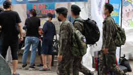 군 코로나19 확진자 사흘 만에 1천 명 아래로…918명 추가