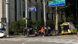 부천 상동 사거리서 버스-오토바이 충돌…5명 부상
