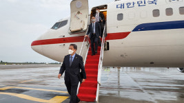 한중 외교장관 회담…왕이 “삼십이립”·박진 “화이부동”