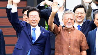 文, 이재명에 “친명·친문 같다”…지도부 “우리 모두 친문”