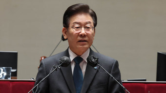 정성호 “이재명, 피의자 소환조사 통보받더라도 대표직 유지해야”