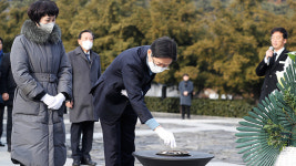 김경수 전 경남지사, 사면 후 첫 일정 ‘봉하묘역 참배’