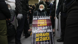 전장연, 법원 조정안 수용…내일부터 지하철 시위 재개
