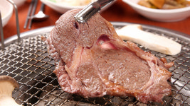 한 번 뛴 삼겹살 1인분 값은 왜 다신 안 내려가나?