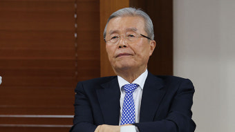 김종인 “이재명 기소 후 대표 사퇴하면, 총선 때 민주당에 긍정적”