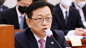 “배상하라 악쓰는 나라 한국뿐” 석동현 발언에 민주 “사죄하고 물러나라”