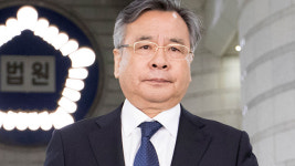 박영수 측 “특검은 공직자 아냐”…첫 재판서 혐의 부인