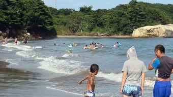 일본 원전 인근 ‘국제인증’ 해수욕장 “오염수 방류 다가오자 난감”