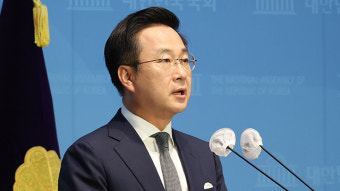 민주 “장모 구속은 예고편 불과…윤 대통령, 국민께 사과해야”