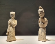 무덤에서 나온 ‘토기’, 그 웃음과 감동의 드라마