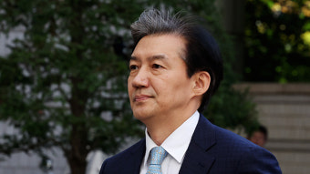 문재인 전 대통령, 조국 재판서 ‘직권남용 무죄 취지’ 의견서 제출